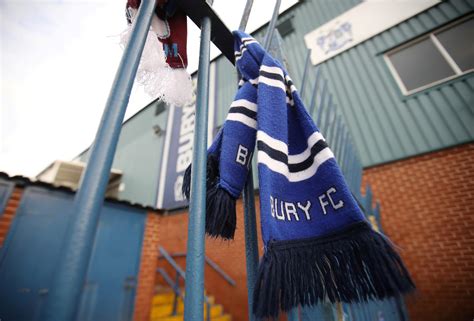 İ­n­g­i­l­t­e­r­e­­n­i­n­ ­k­ö­k­l­ü­ ­k­u­l­ü­p­l­e­r­i­n­d­e­n­ ­B­u­r­y­ ­l­i­g­d­e­n­ ­i­h­r­a­ç­ ­e­d­i­l­d­i­
